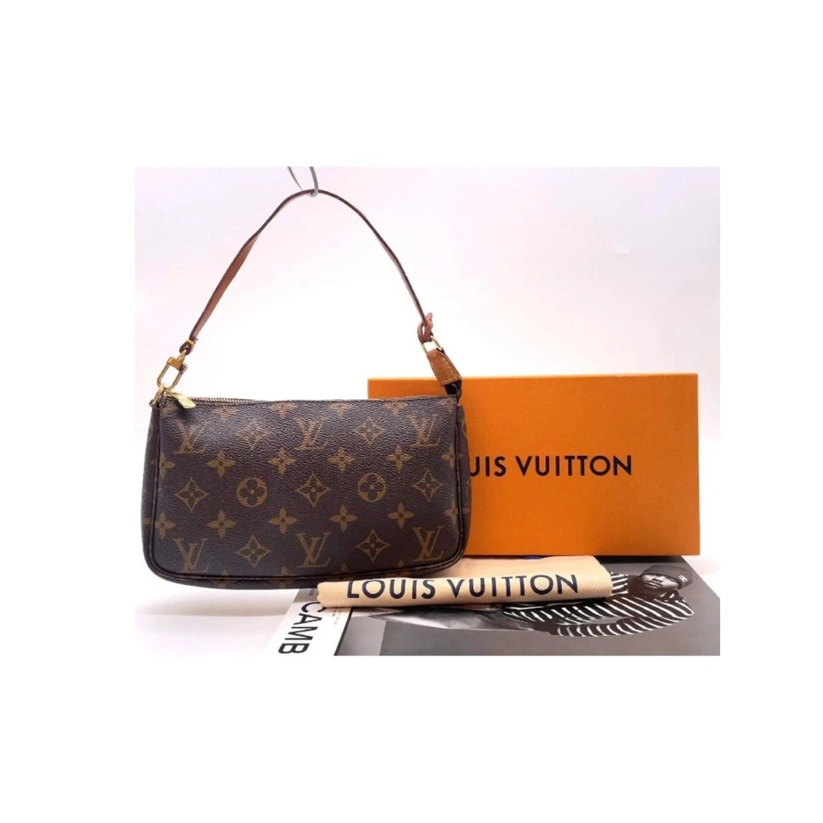 Louis Vuitton Pochette Accessoires Monogram Canvas Shoulder Bag — photo 2