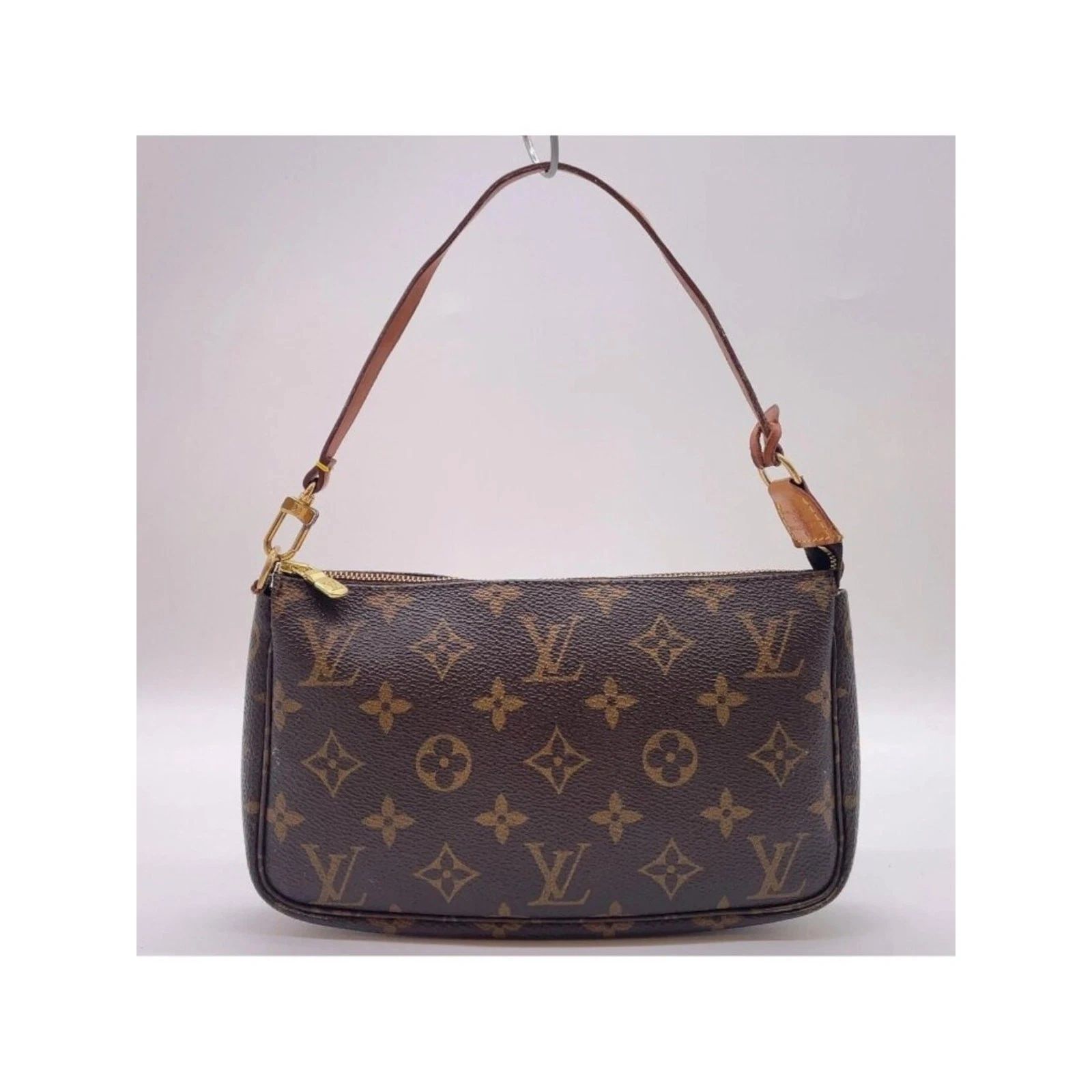 Louis Vuitton Pochette Accessoires Monogram Canvas Shoulder Bag — photo 3