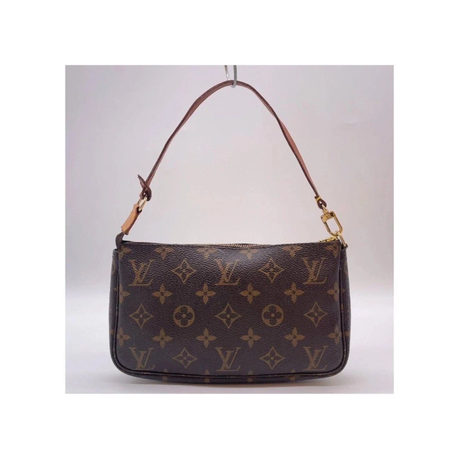 Louis Vuitton Pochette Accessoires Monogram Canvas Shoulder Bag — photo 4