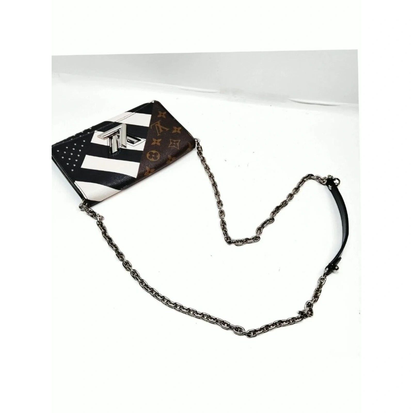 Louis Vuitton Twist Chain Bag Monogram Stripe LV Crossbody — photo 5