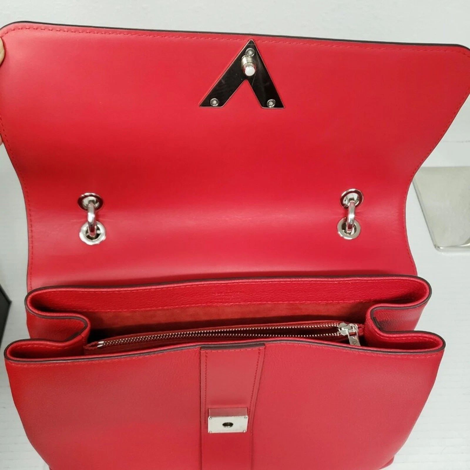 Louis Vuitton Very One Cuir Leather Top Handle Bag — photo 7