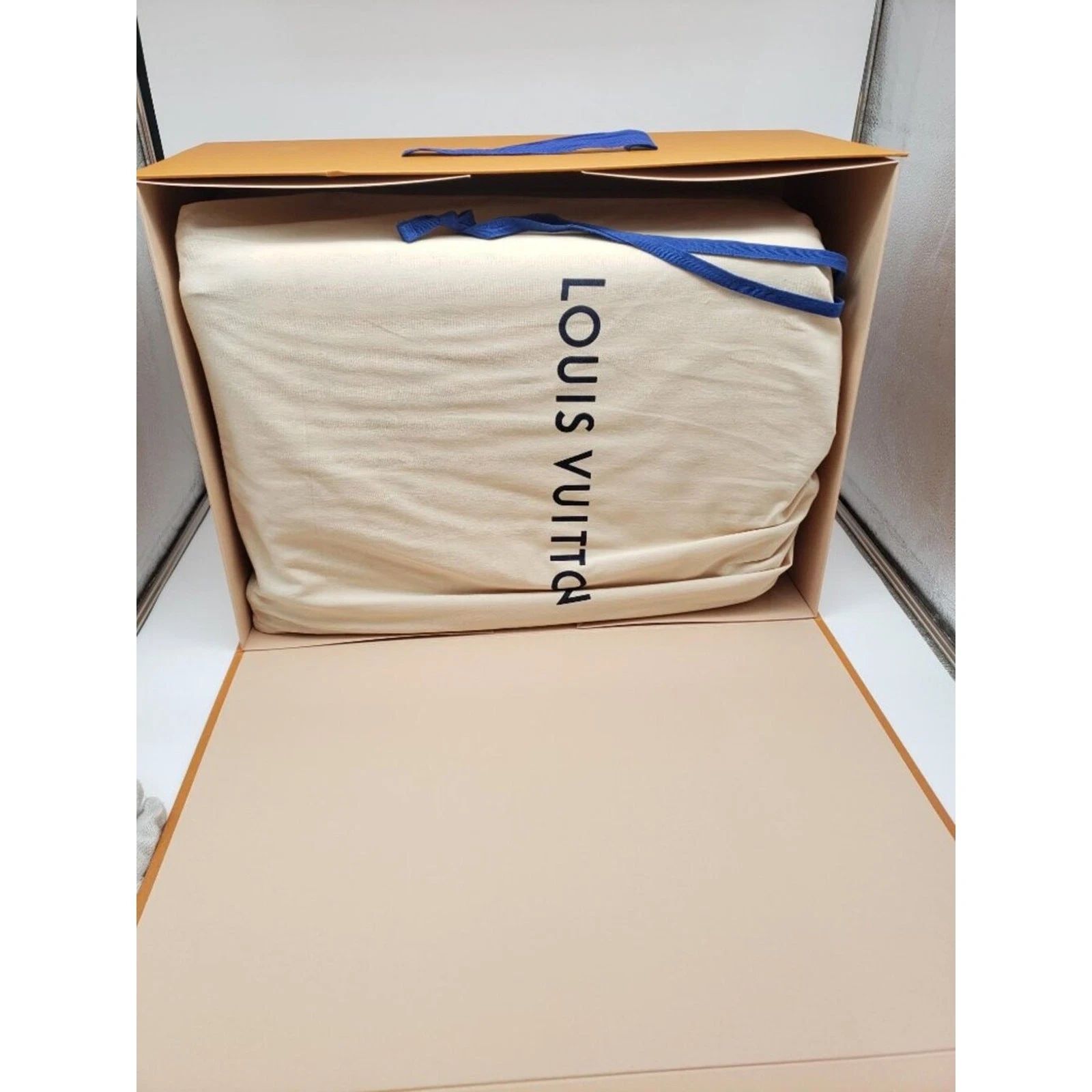 Louis Vuitton Horizon 55 Murakami — photo 8