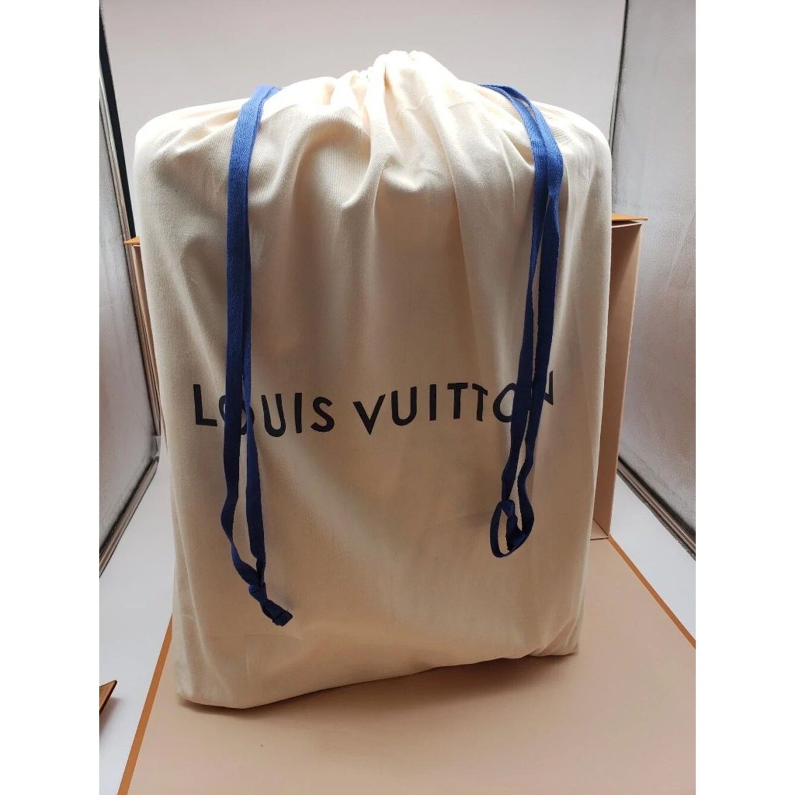 Louis Vuitton Horizon 55 Murakami — photo 10