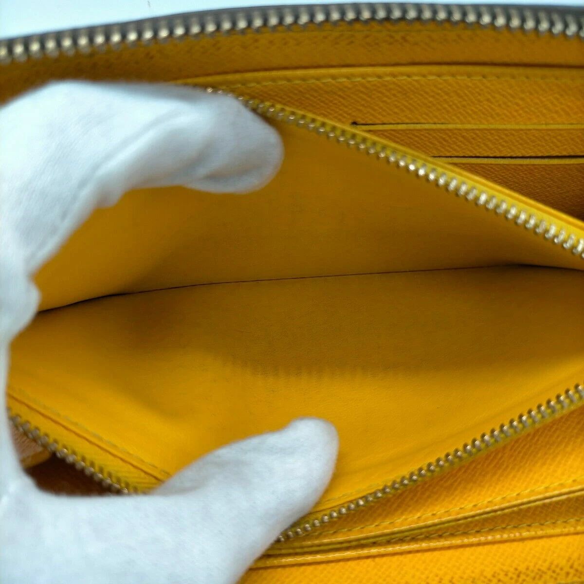 Louis Vuitton Yayoi Kusama Zippy Wallet Yellow Monogram Dots — photo 7