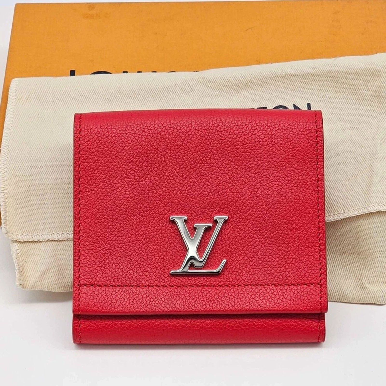 Louis Vuitton Lockme Leather Wallet — photo 3