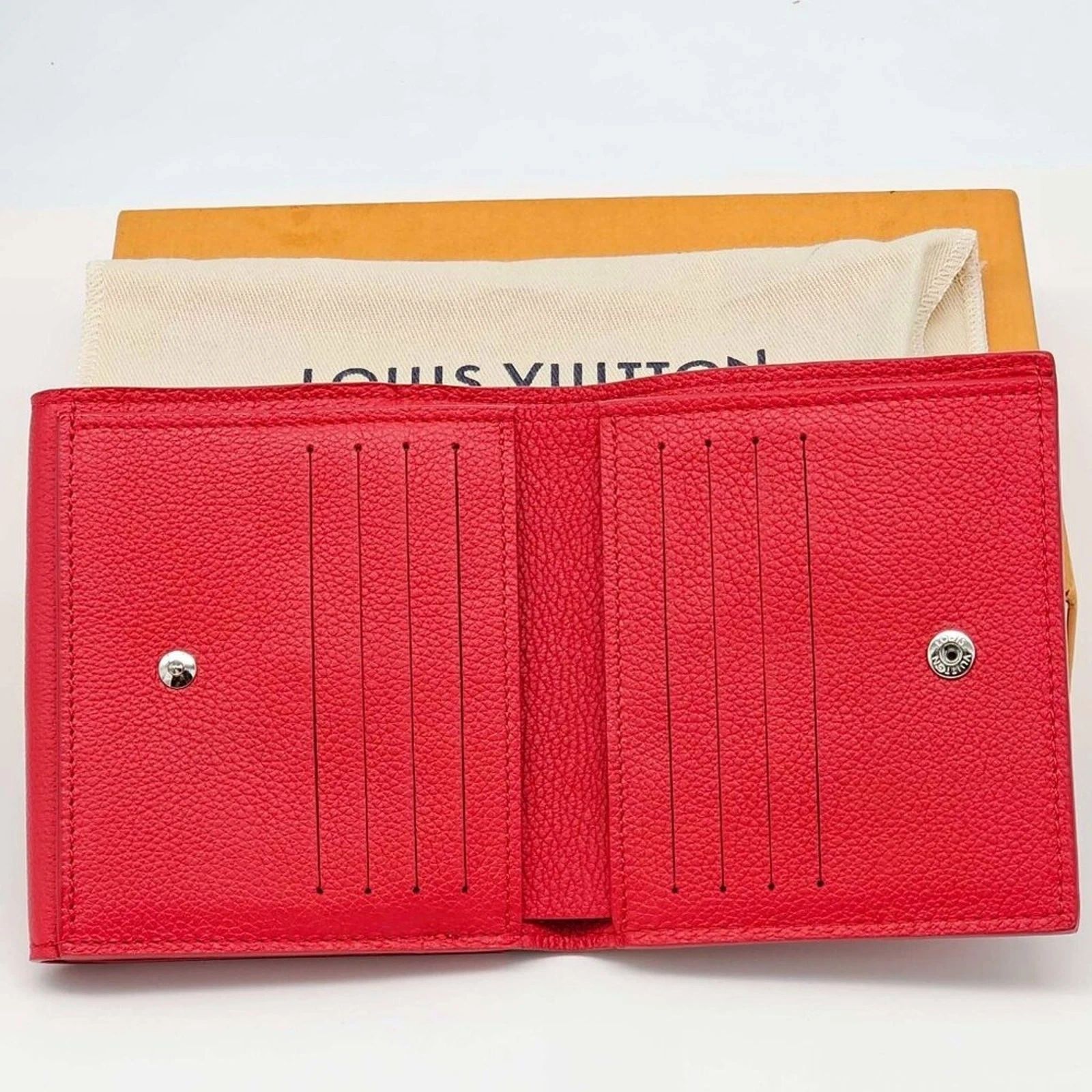 Louis Vuitton Lockme Leather Wallet — photo 8