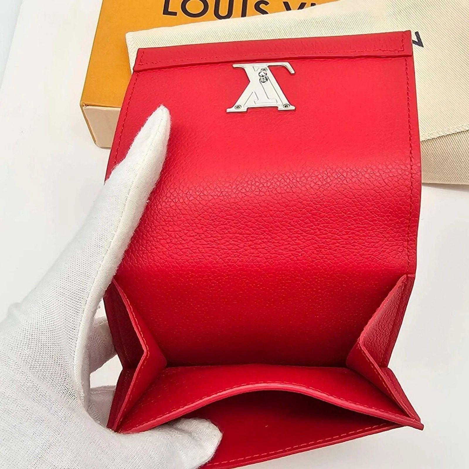 Louis Vuitton Lockme Leather Wallet — photo 6