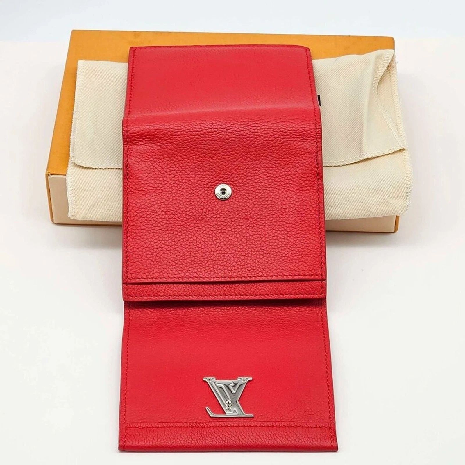 Louis Vuitton Lockme Leather Wallet — photo 7