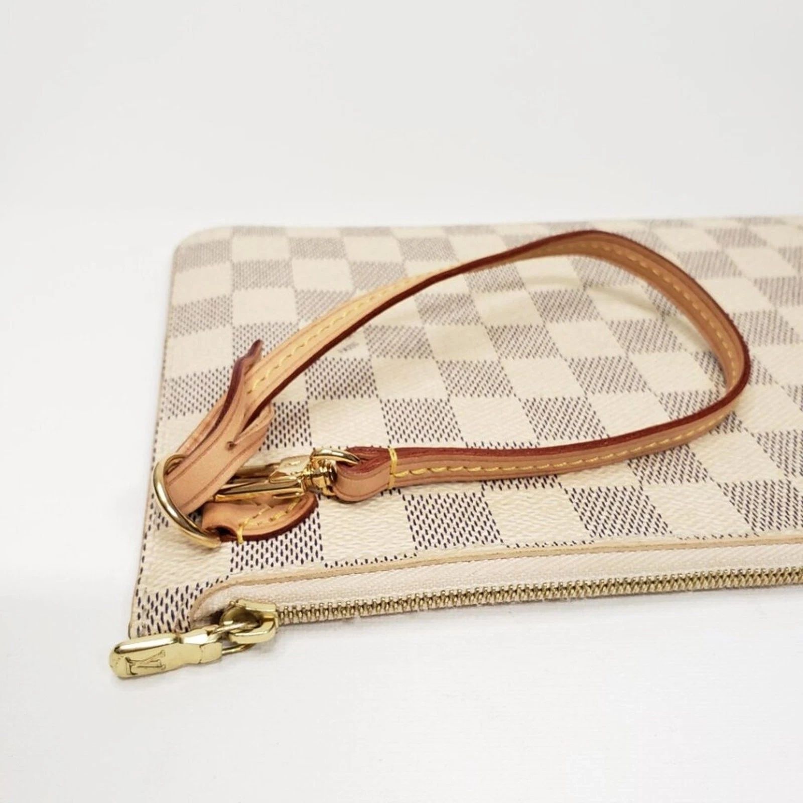 Louis Vuitton Neverfull Pochette Damier Azur Wristlet Clutch — photo 6