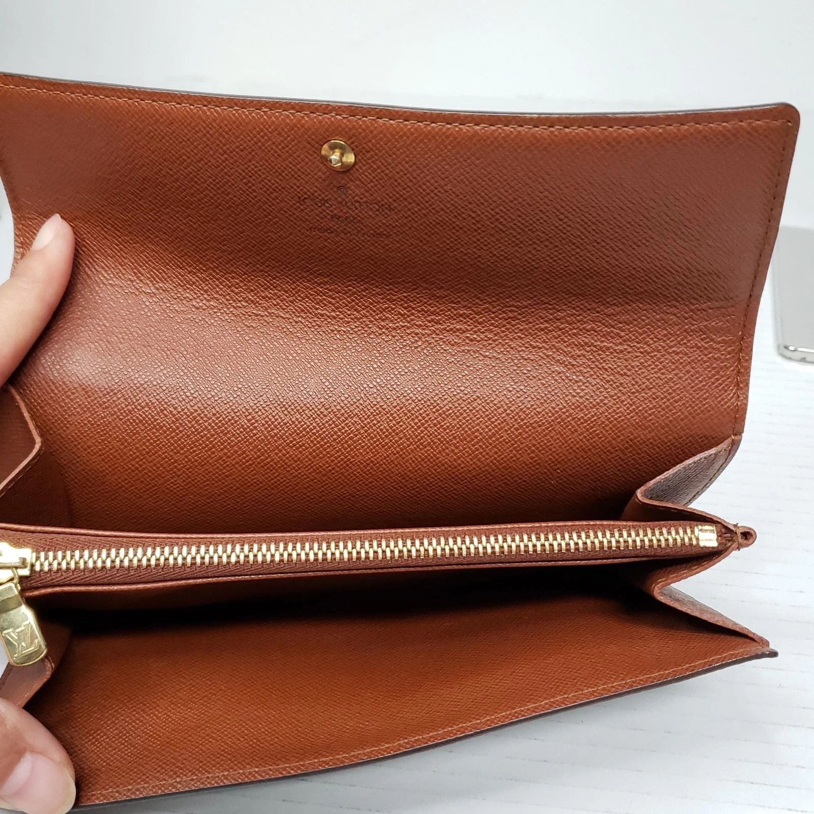 Louis Vuitton Sarah Bifold Monogram Wallet — photo 7