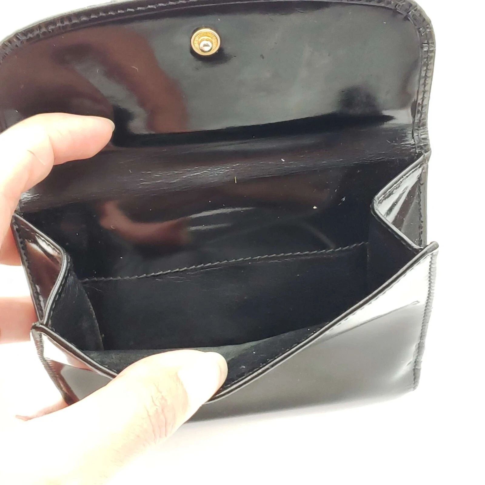 Gucci Black Patent Leather Compact Wallet — photo 6