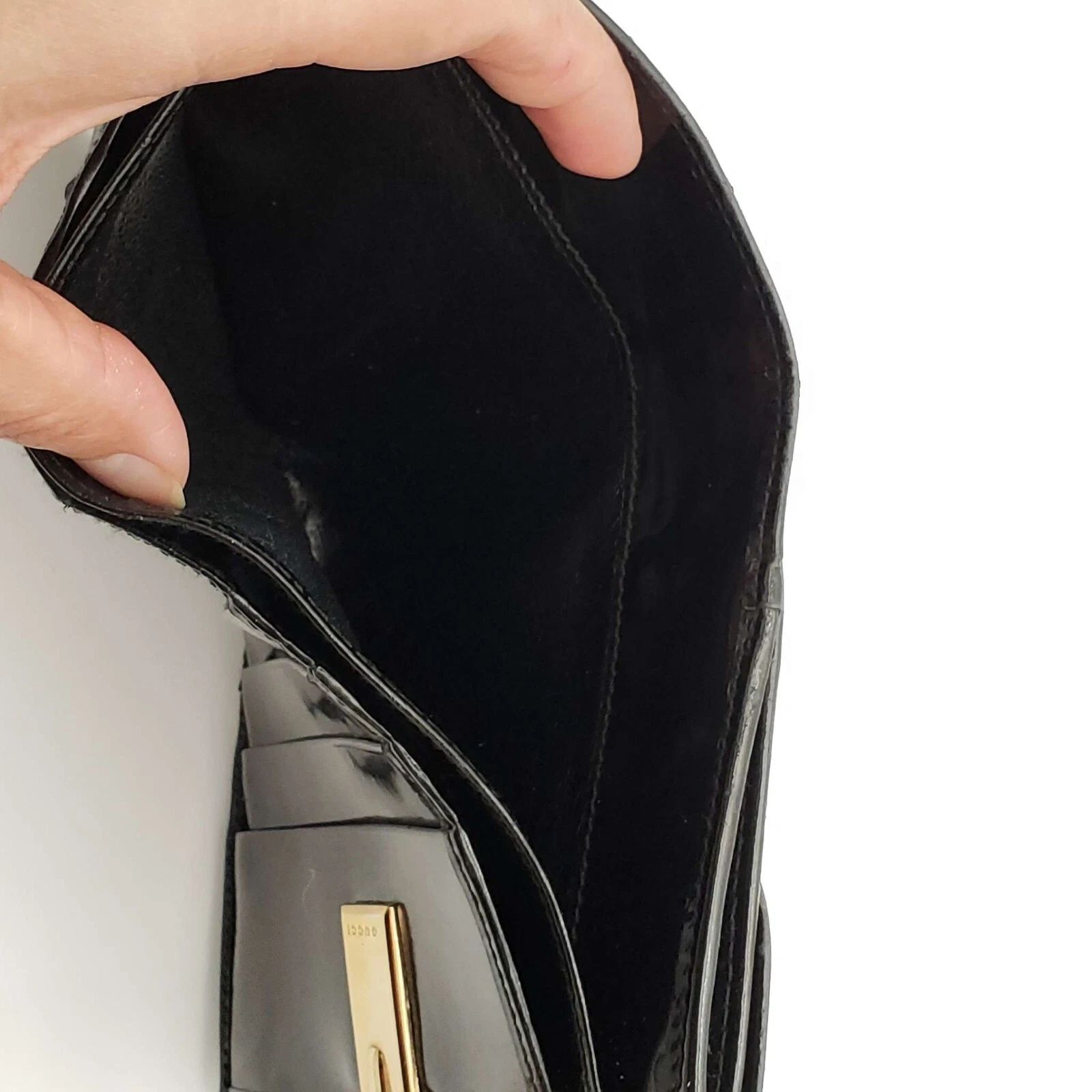 Gucci Black Patent Leather Compact Wallet — photo 7