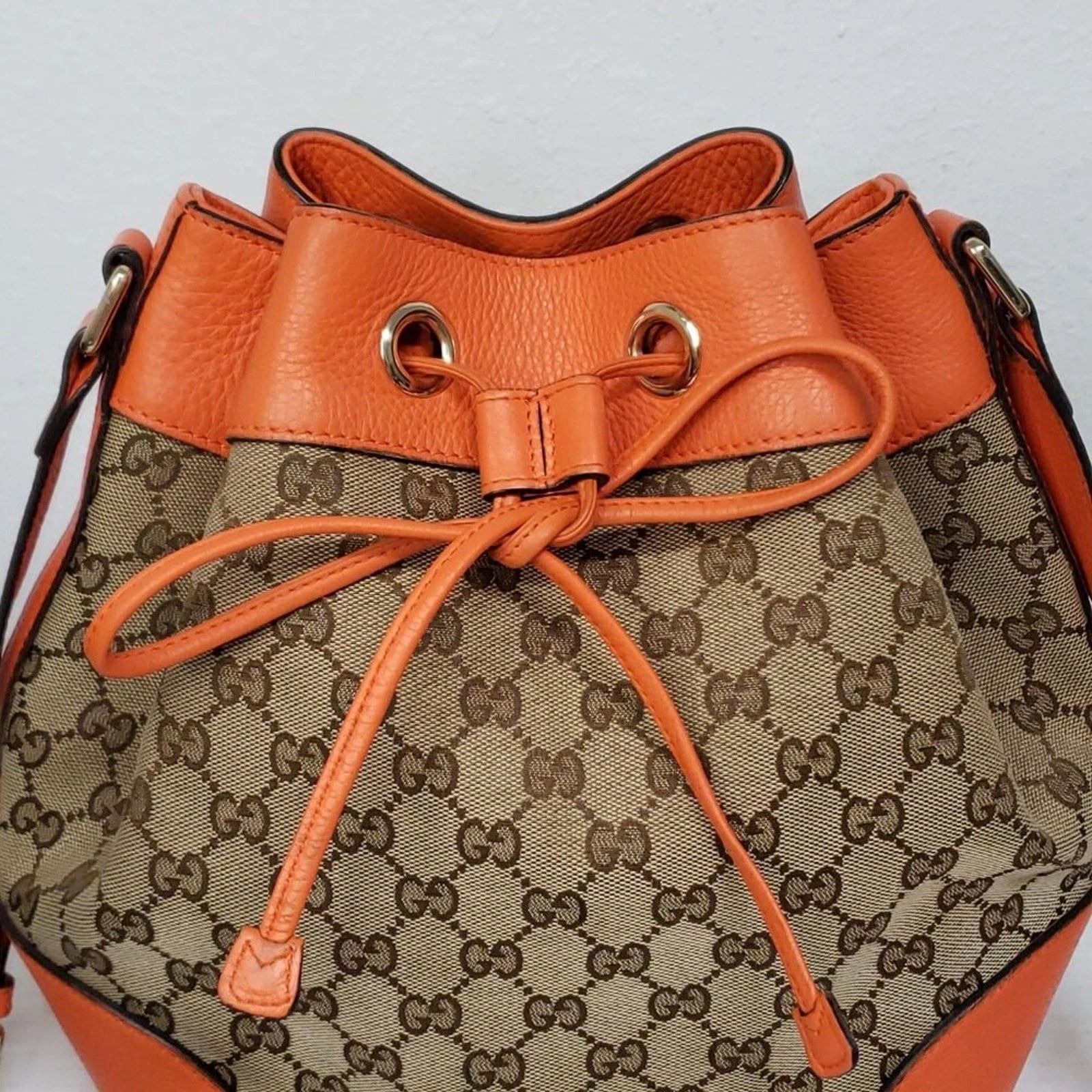 Gucci GG Supreme Bucket Bag Orange Leather Trim Crossbody Drawstring — photo 4
