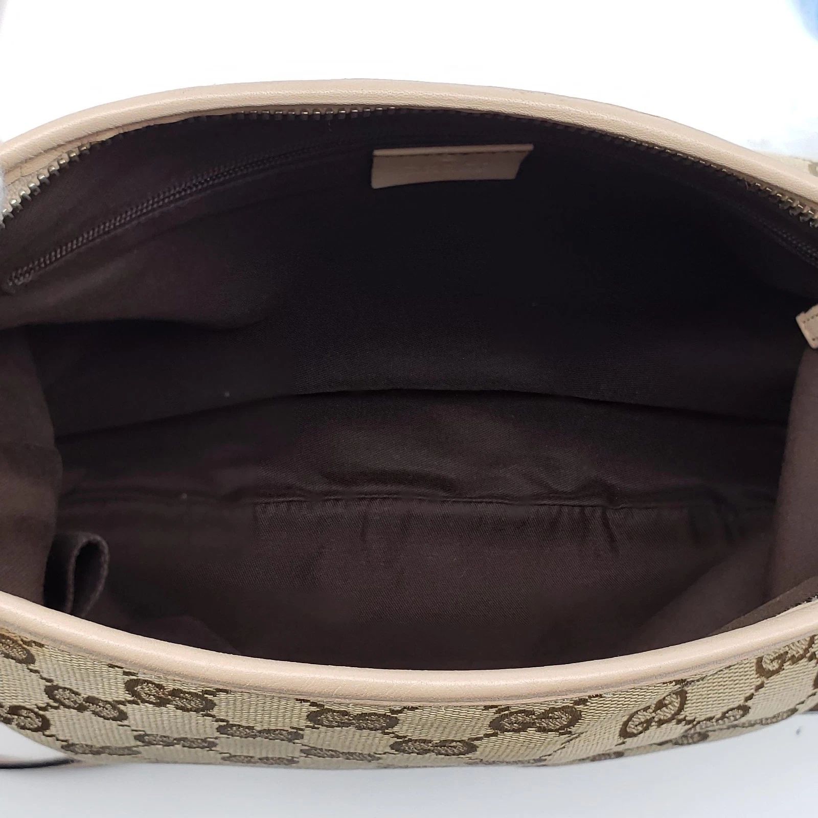 Gucci GG Canvas Messenger Shoulder/Crossbody Bag — photo 8