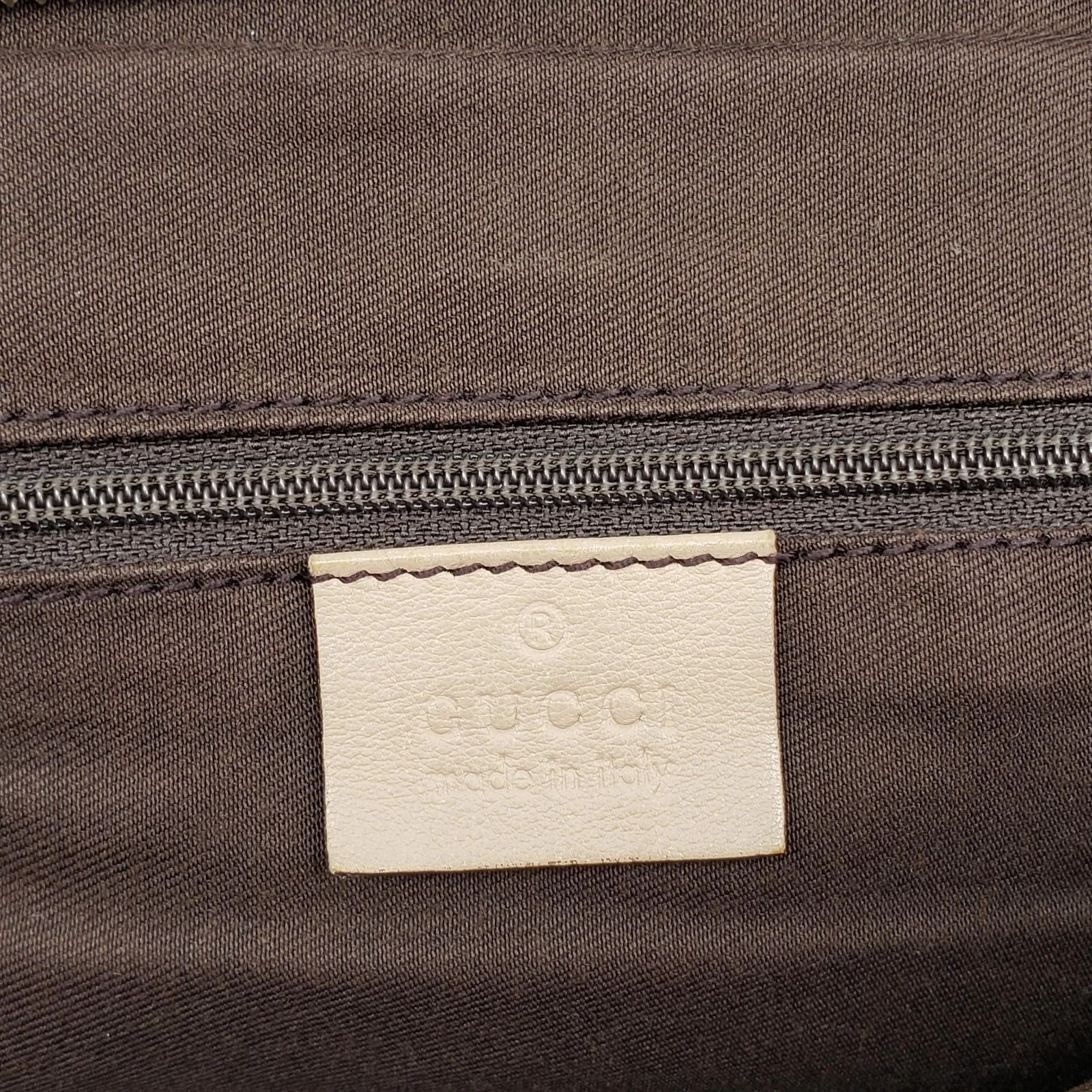 Gucci GG Canvas Messenger Shoulder/Crossbody Bag — photo 10