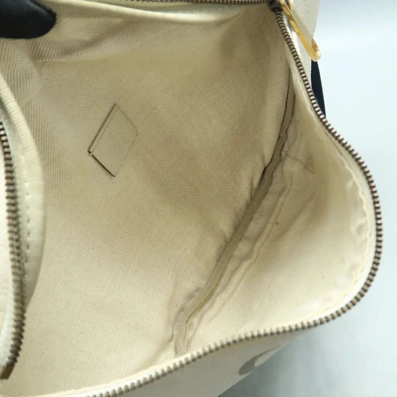 Gucci Authentic Gucci Logo Belt Bag Medium White Leather GG Waist Bag Crossbody — photo 8