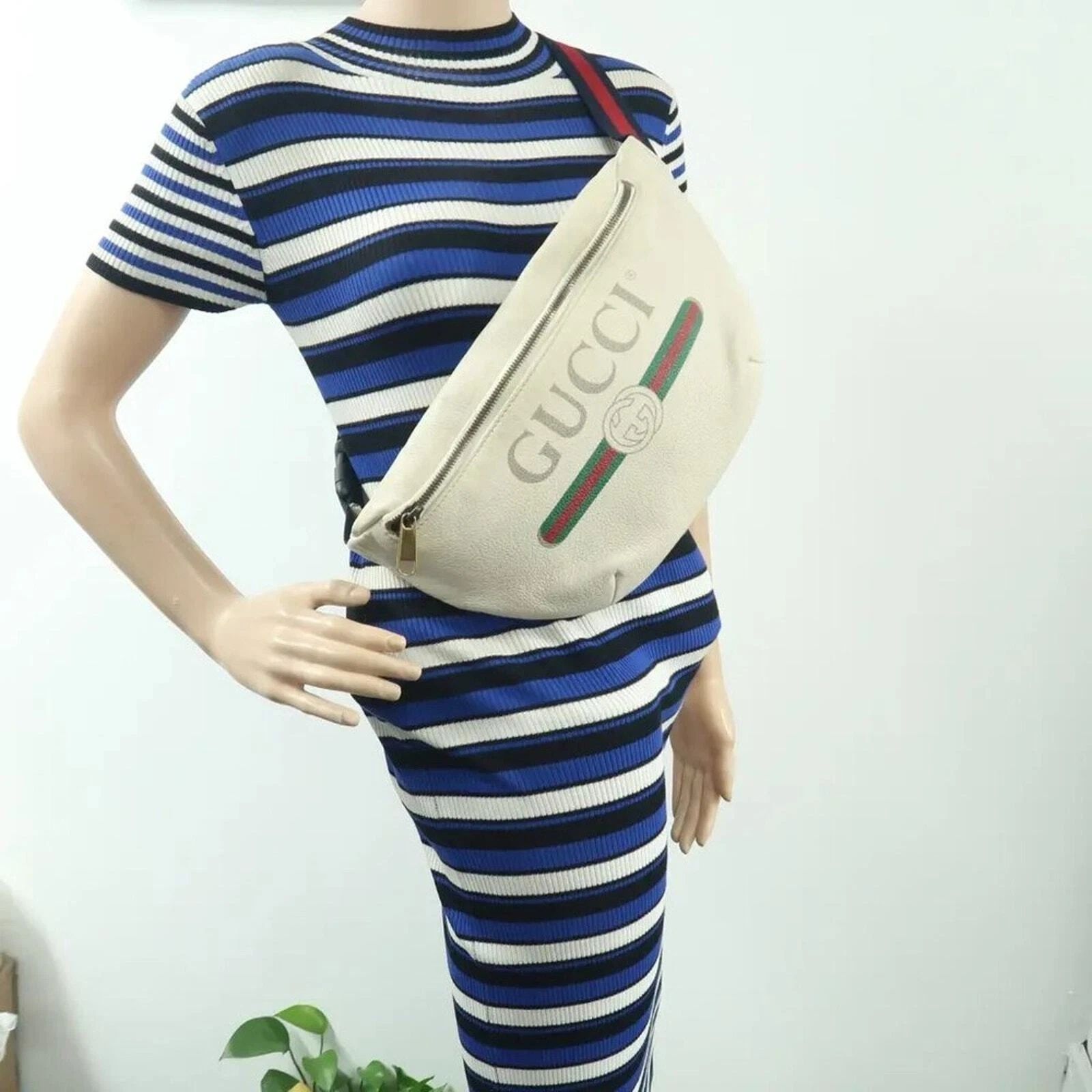 Gucci Authentic Gucci Logo Belt Bag Medium White Leather GG Waist Bag Crossbody — photo 10