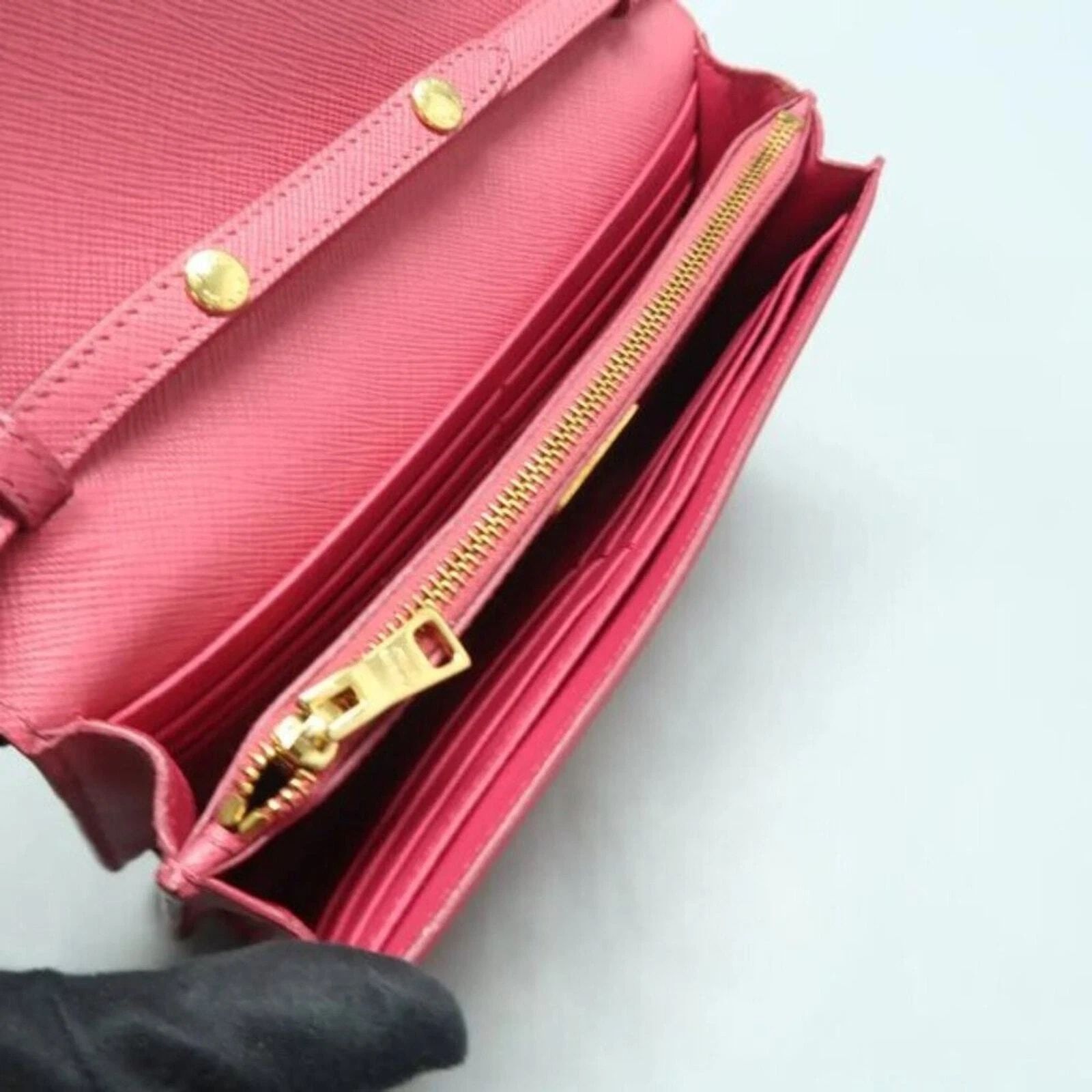 Prada Pink Saffiano Bow Crossbody Wallet Clutch Gold Logo — photo 8