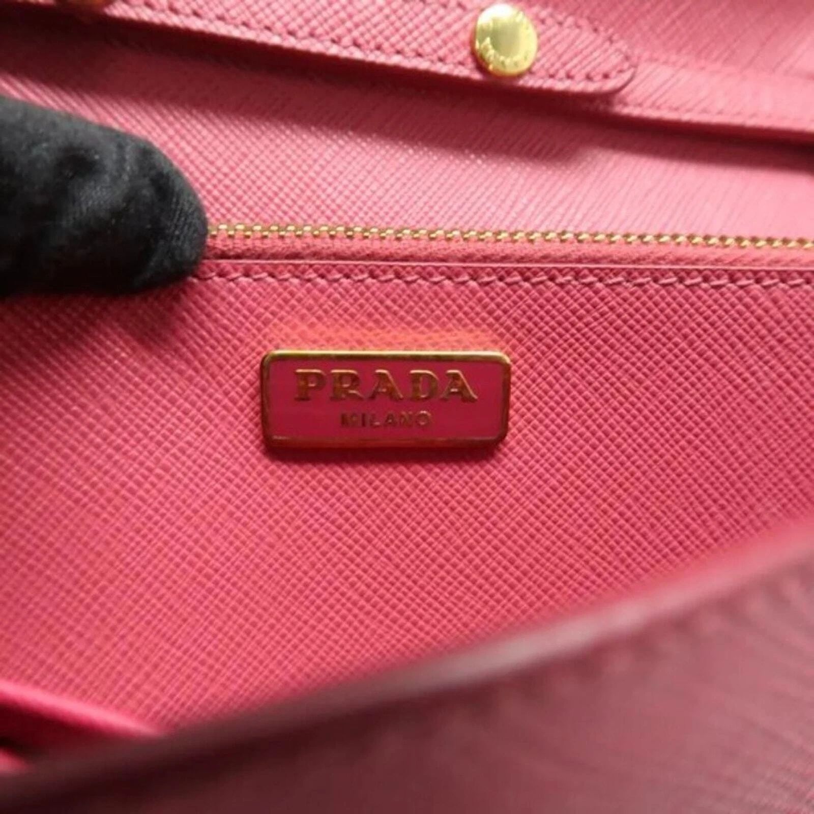 Prada Pink Saffiano Bow Crossbody Wallet Clutch Gold Logo — photo 9