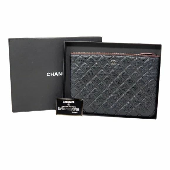Chanel CC Caviar Leather Quilted Cosmetic / Classic Clutch Bag — photo 3