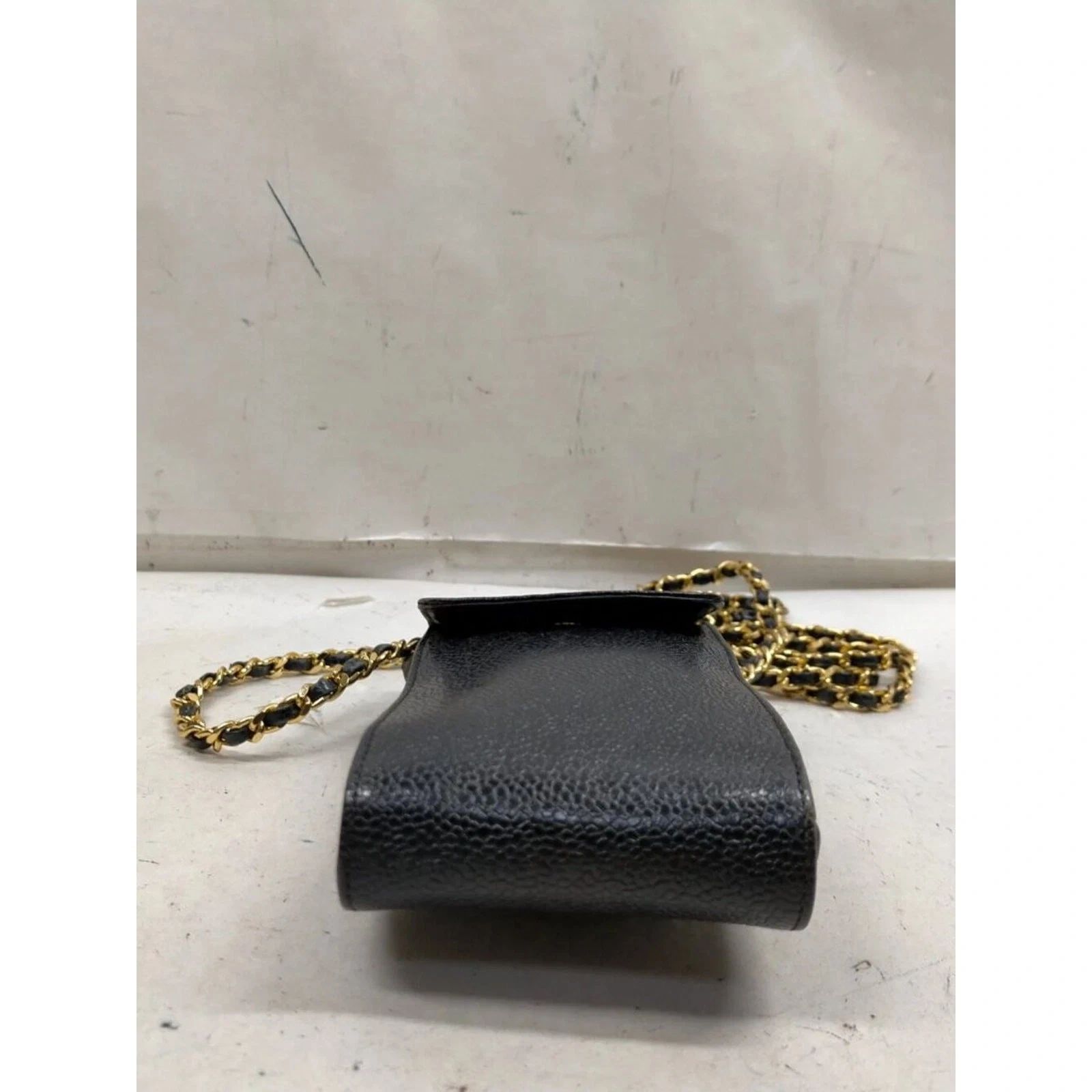 Chanel CC Logo Caviar Leather Phone Pouch Crossbody Bag — photo 5