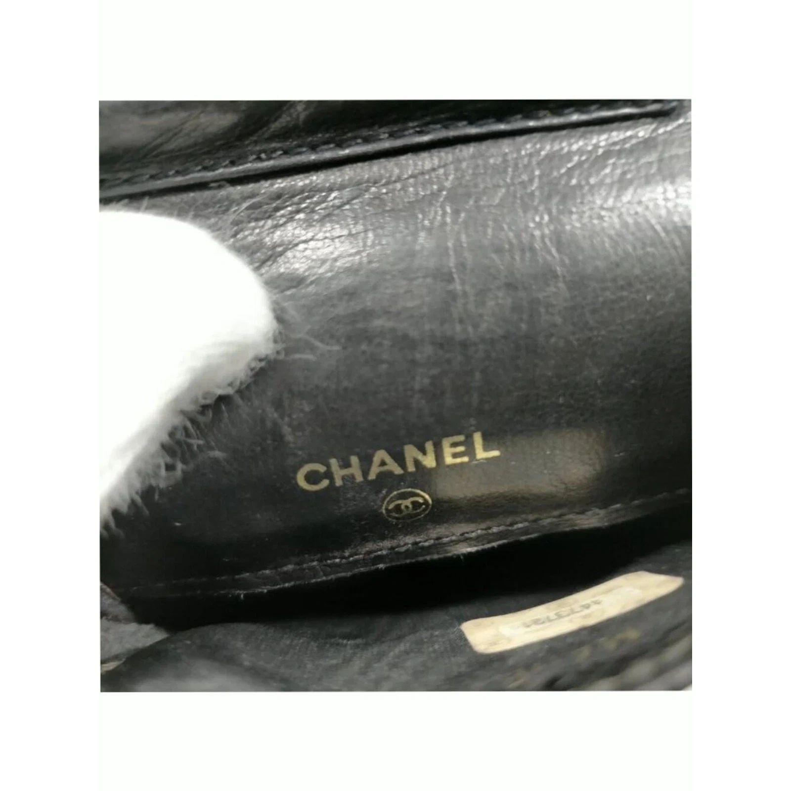 Chanel CC Logo Caviar Leather Phone Pouch Crossbody Bag — photo 9