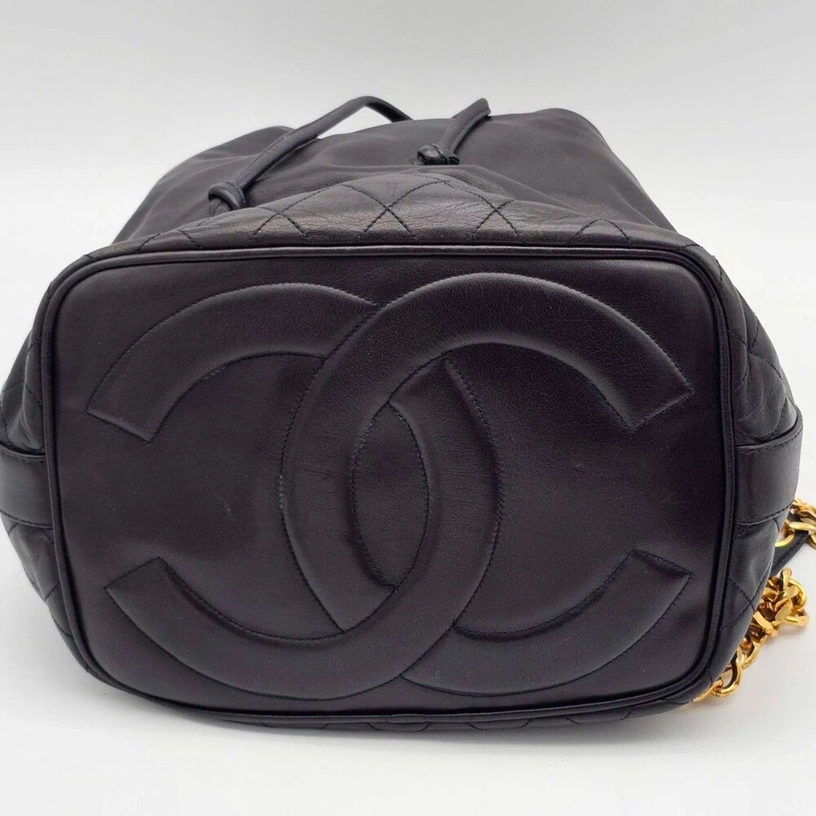 Chanel Authentic Chanel Drawstring Bucket Bag Black Leather Gold Chain CC Logo — photo 6