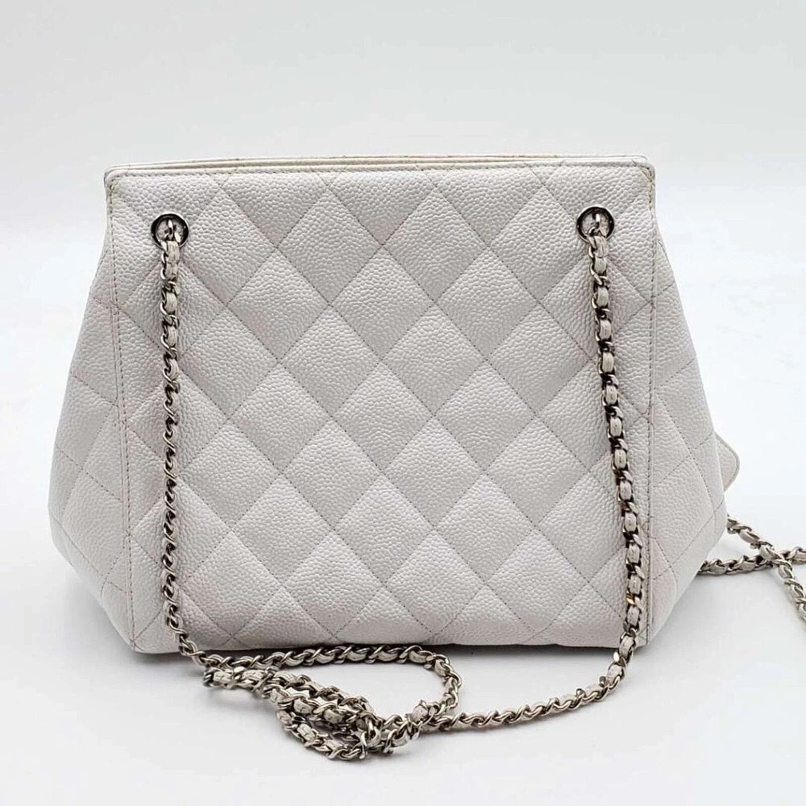 Chanel Quilted Matelasse CC Logo Caviar Skin Chain Shoulder Bag — photo 4