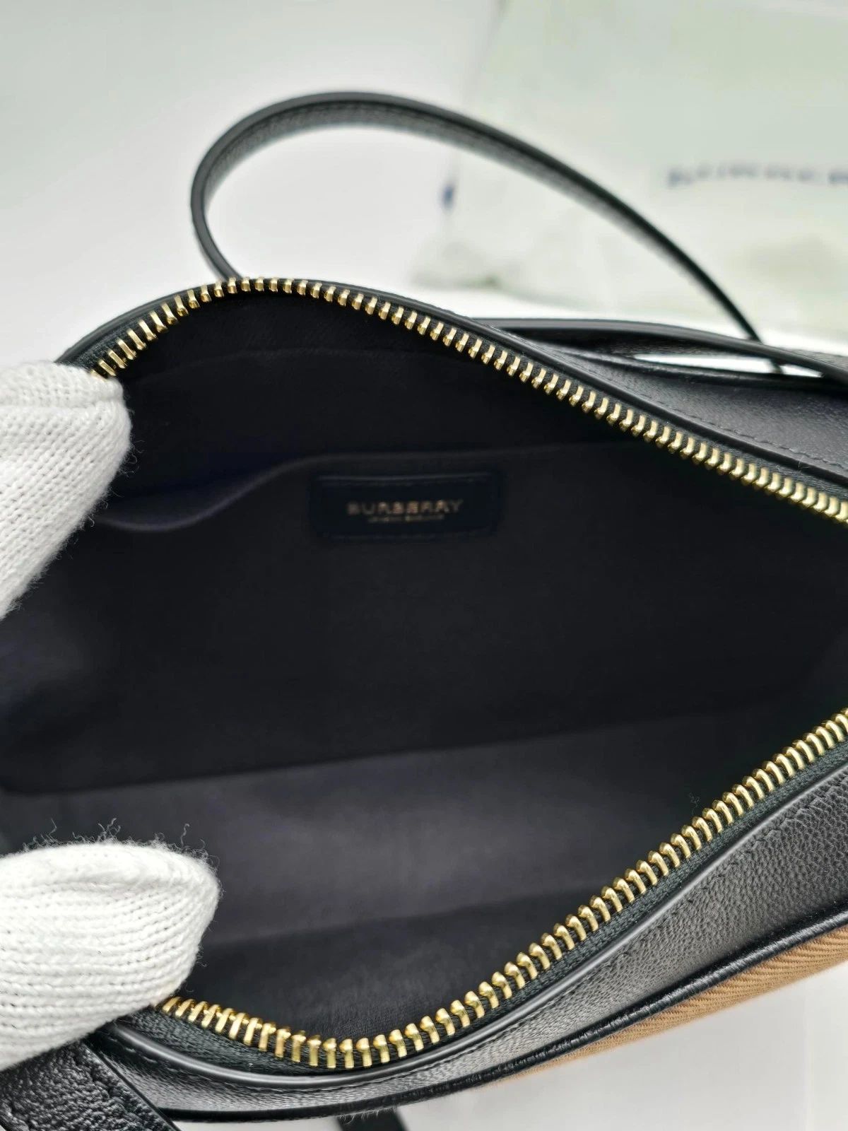 Burberry Vintage Check Black Camera Bag NWT — photo 9