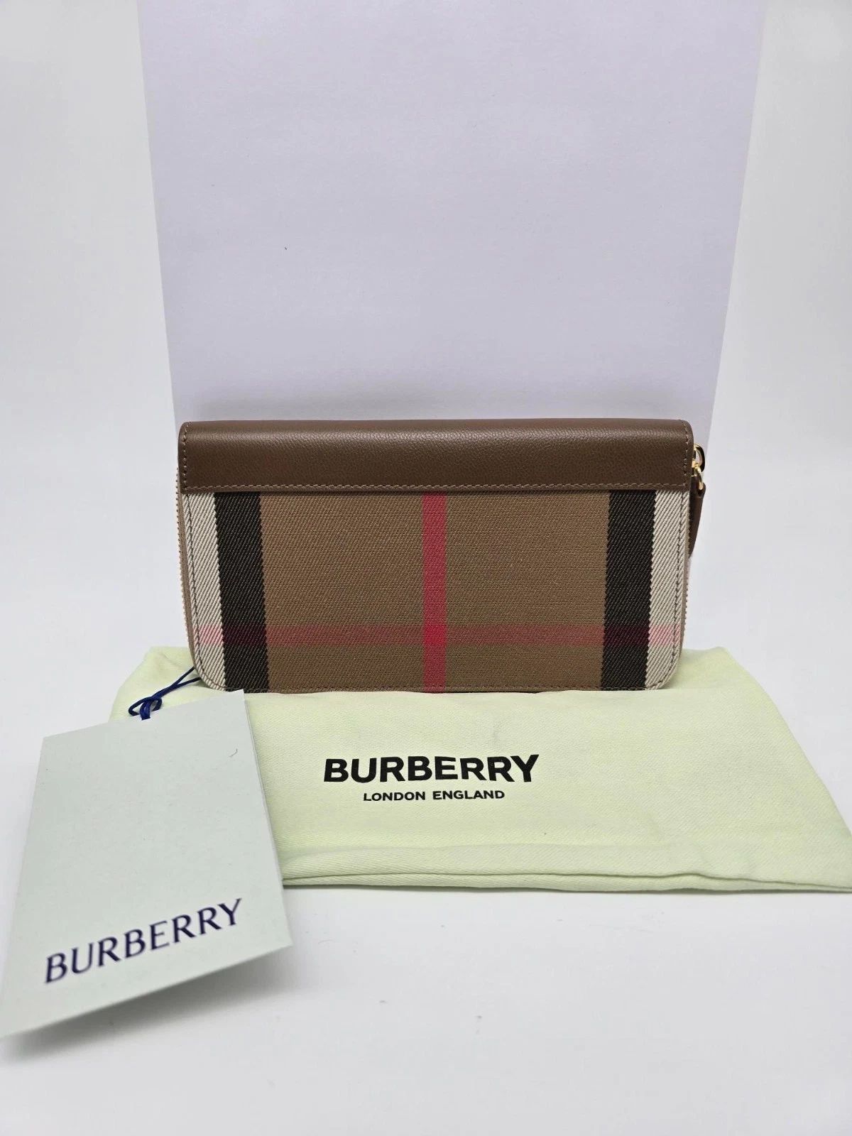 Burberry Vintage Check Zip Around Wallet — photo 2