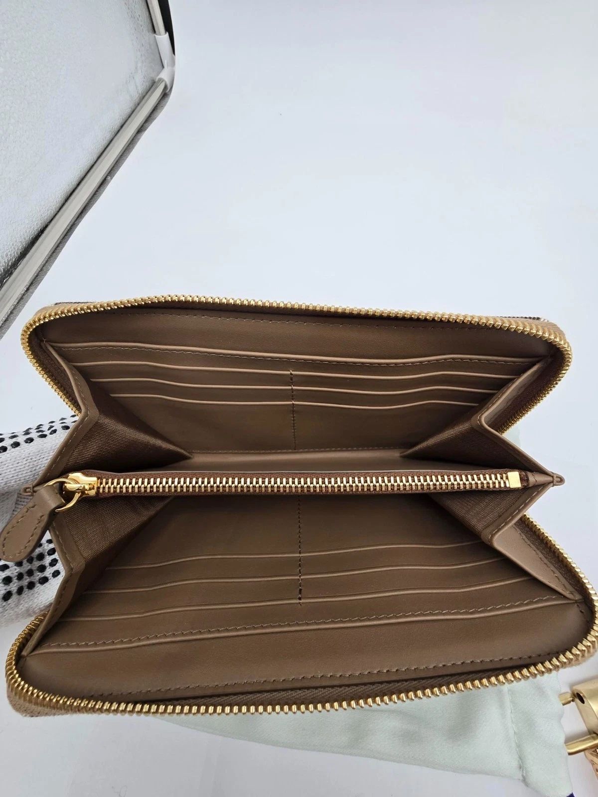 Burberry Vintage Check Zip Around Wallet — photo 7