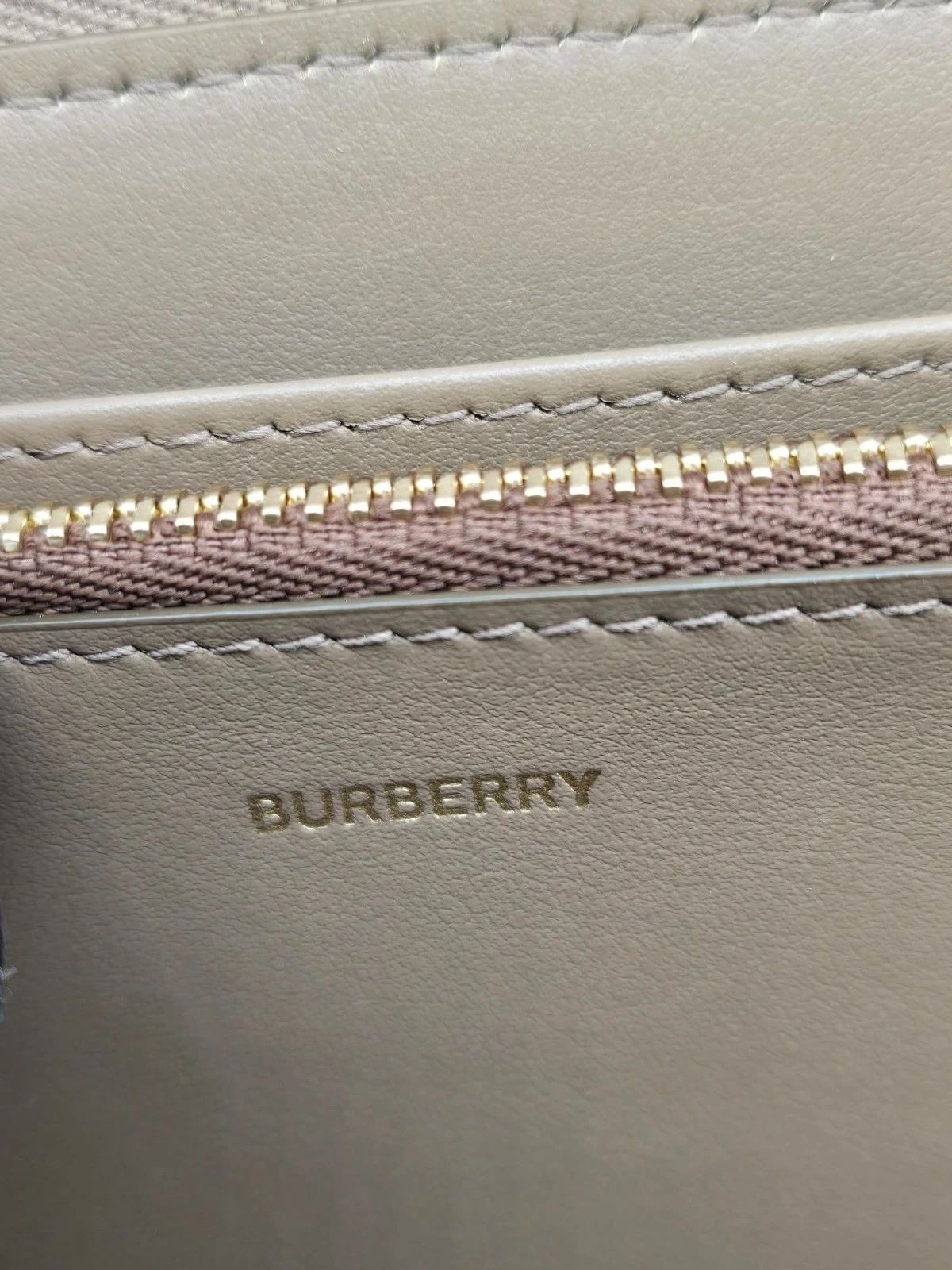Burberry Vintage Check Zip Around Wallet — photo 10