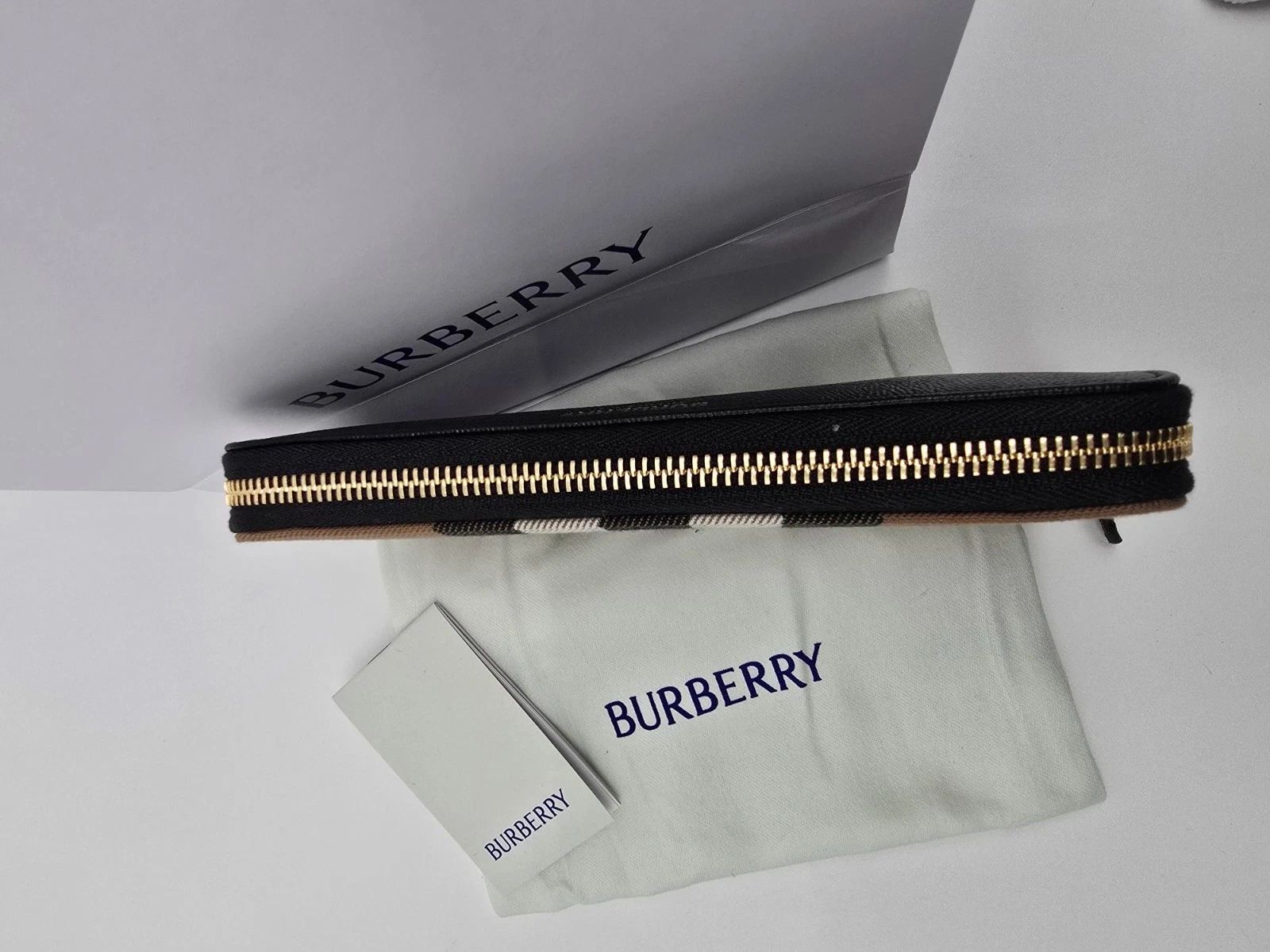 Burberry Black House Check Zip Wallet — photo 5