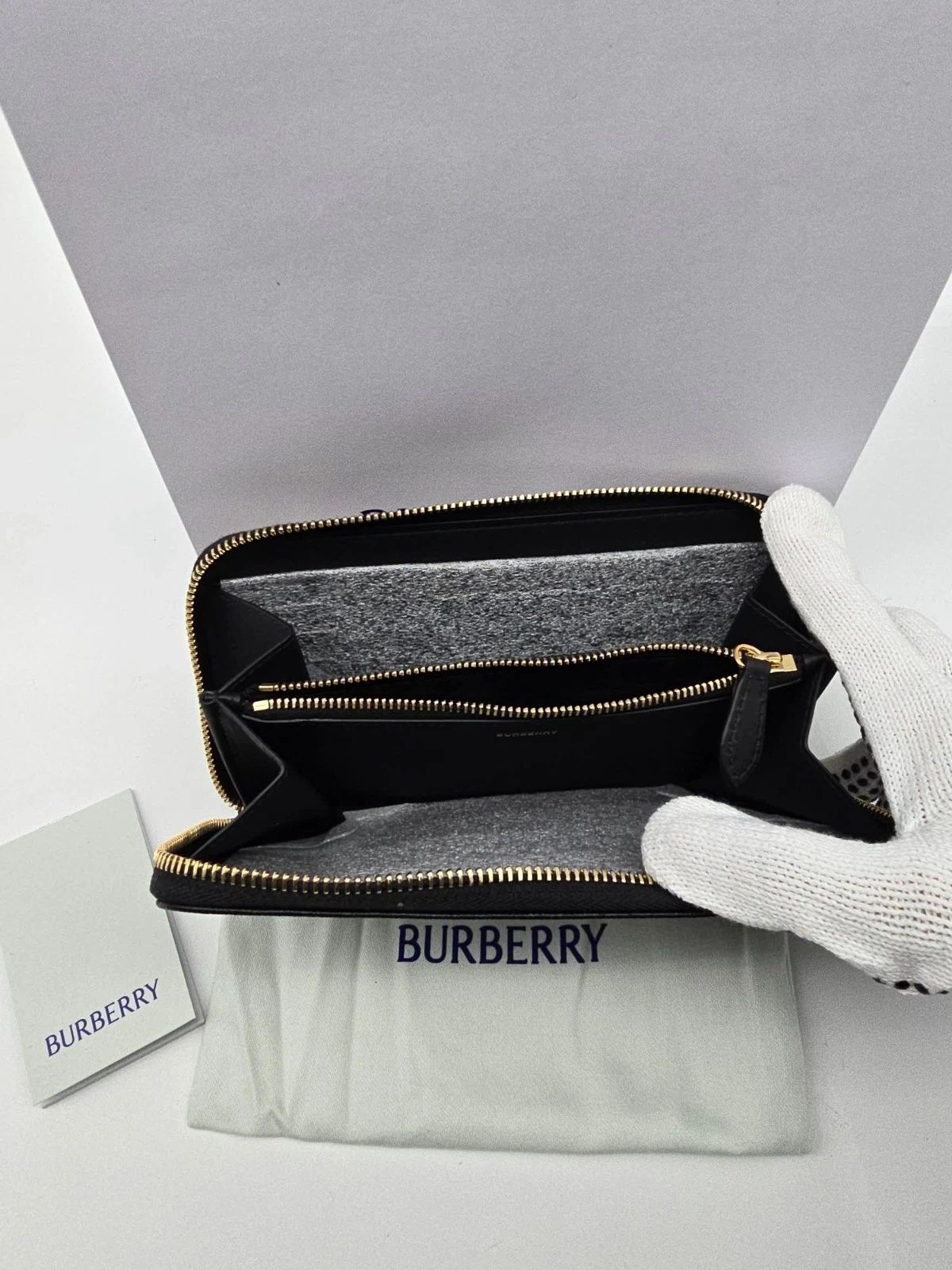 Burberry Black House Check Zip Wallet — photo 8