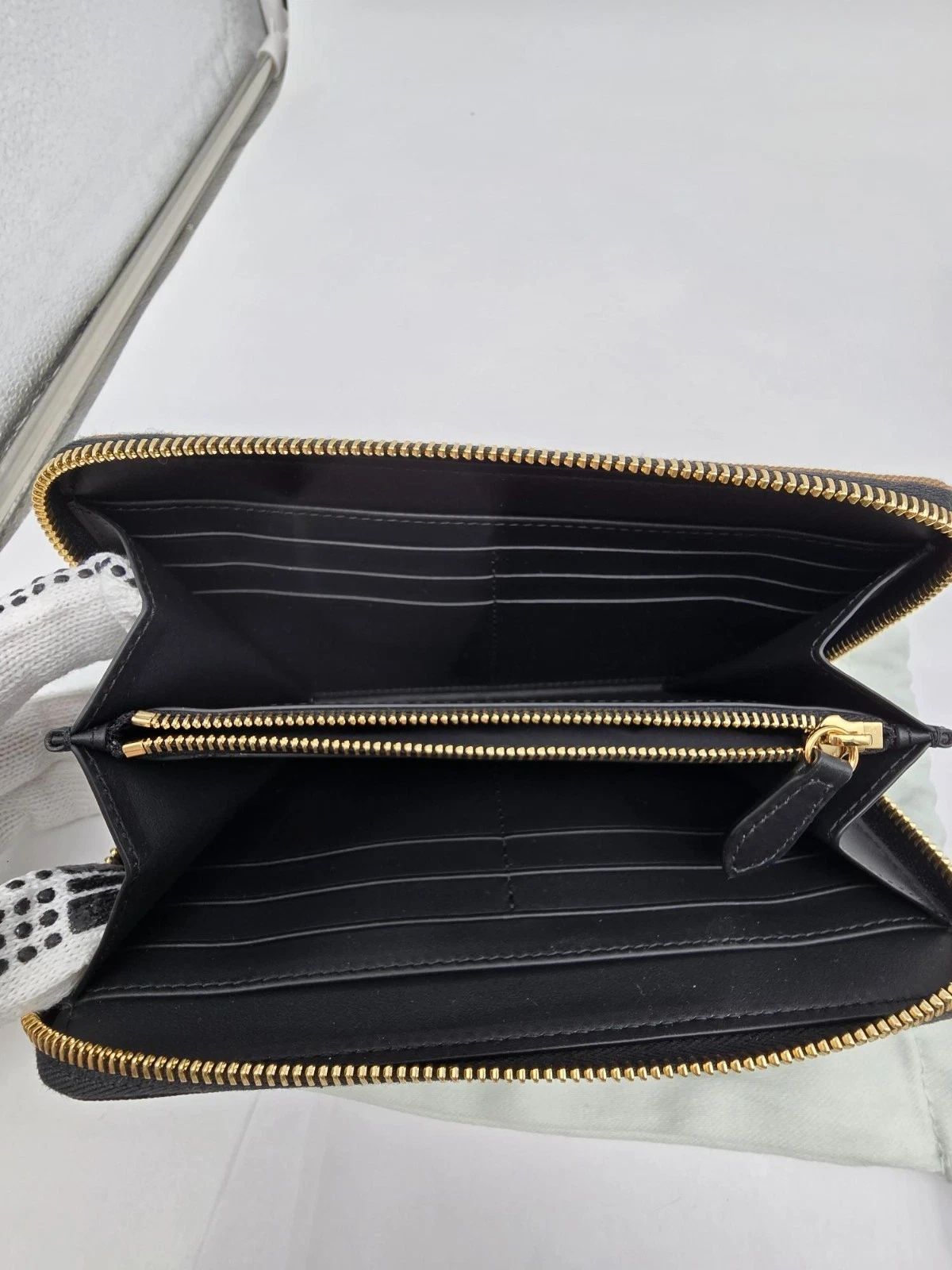 Burberry Black House Check Zip Wallet — photo 9