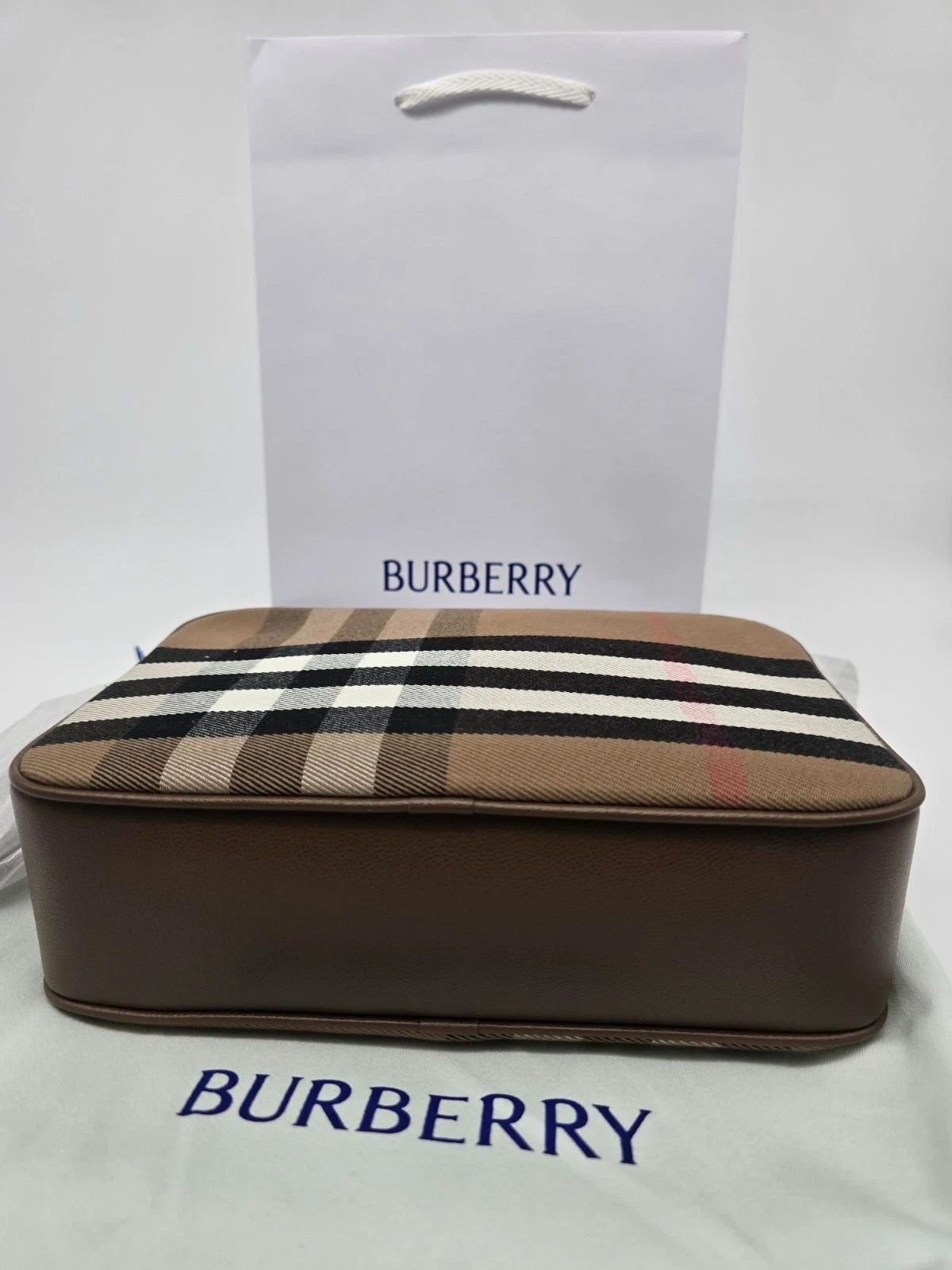 Burberry Vintage Check Camera Crossbody Bag — photo 6