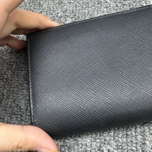 Prada Black Saffiano Leather Bifold Wallet — photo 5