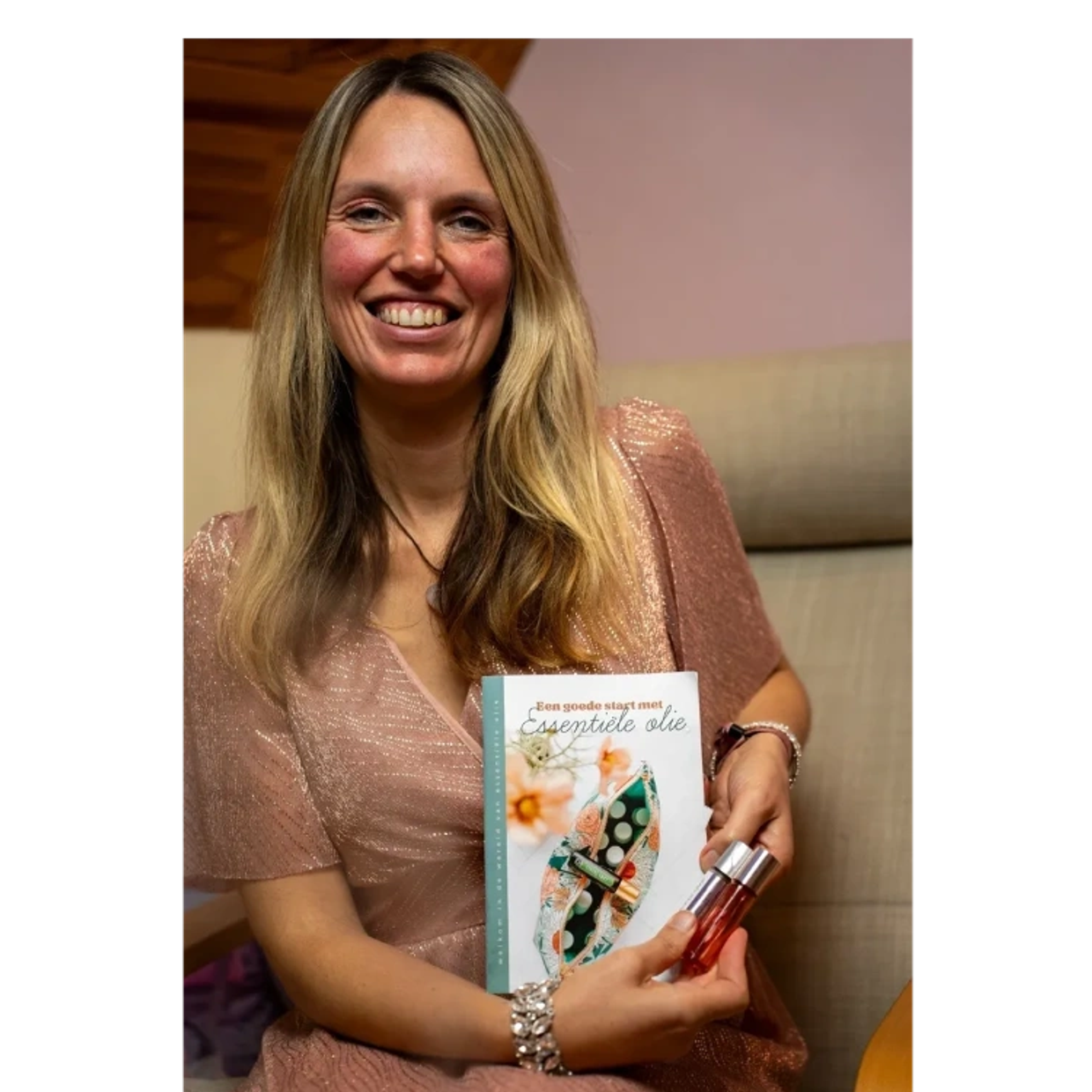 Carolien Flecijn Star Angel
Verbindend coachen
contact met overledenen
kindertolk
innerlijke kind
es