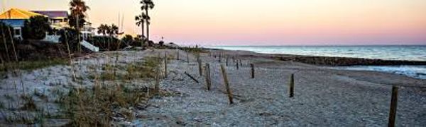 Visitors should note that Edisto Island, SC does not have any hotel accommodations available.  