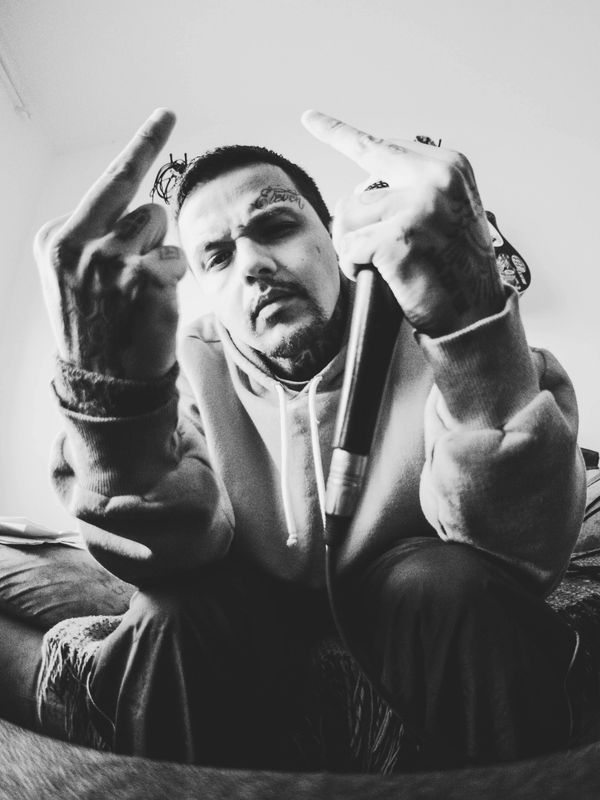 ALLDKV's recording session at the home studio.
Making new songs, writing and rhyming. 