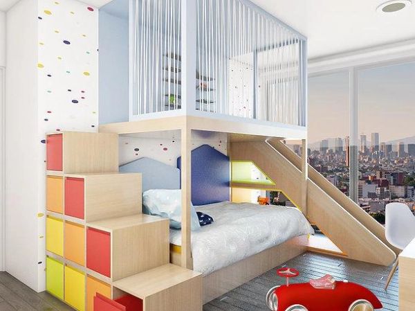 Habitación infantil con cama, escalera y tobogán.