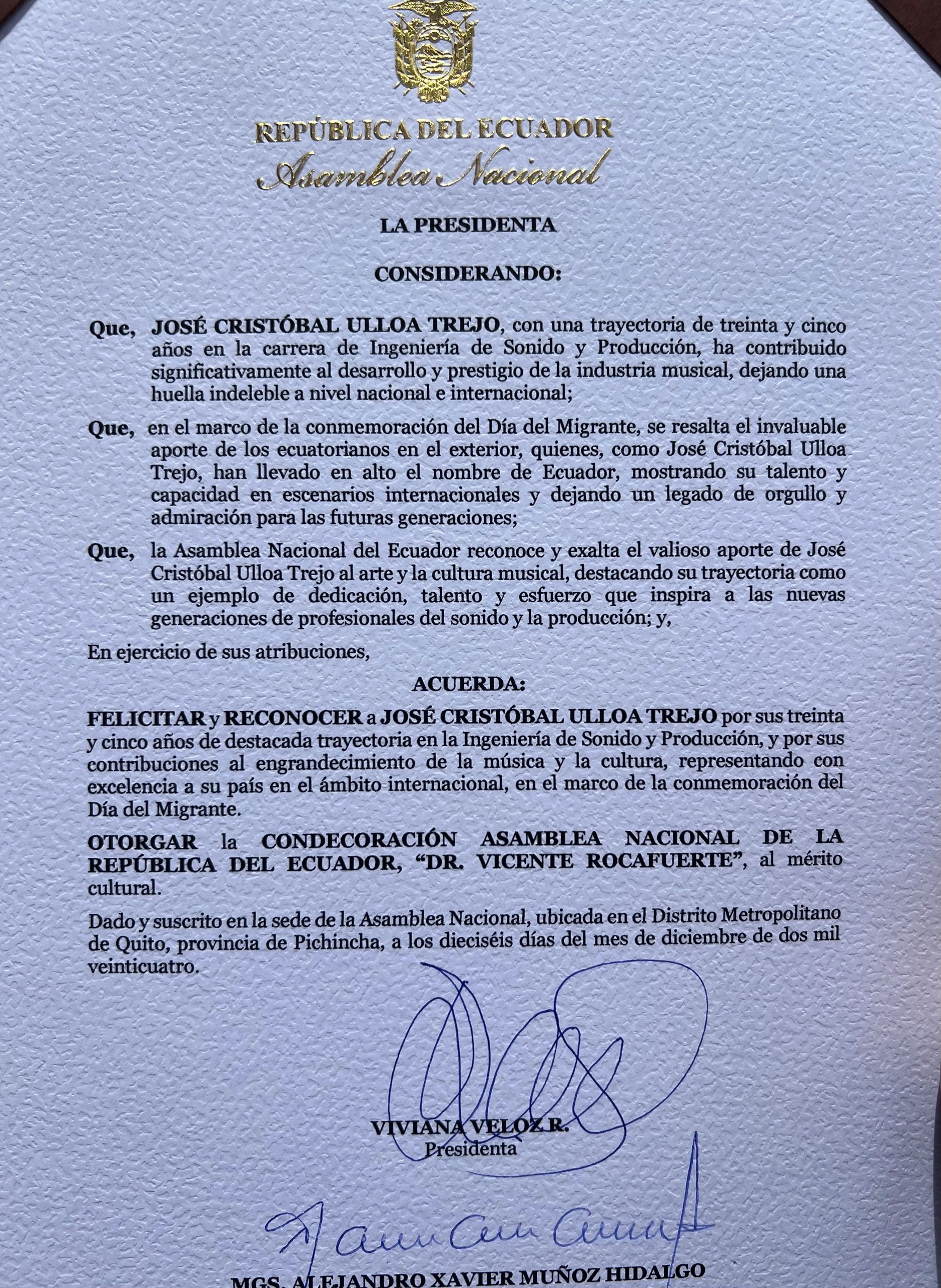 Jose Cristobal Ulloa, es el primer ecuatoriano en ser nominado y ganador del Grammy Latino en 2001