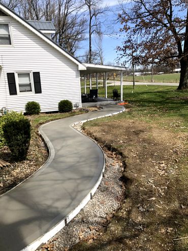 Custom residential concrete walkway sidewalk in Lexington, Ohio