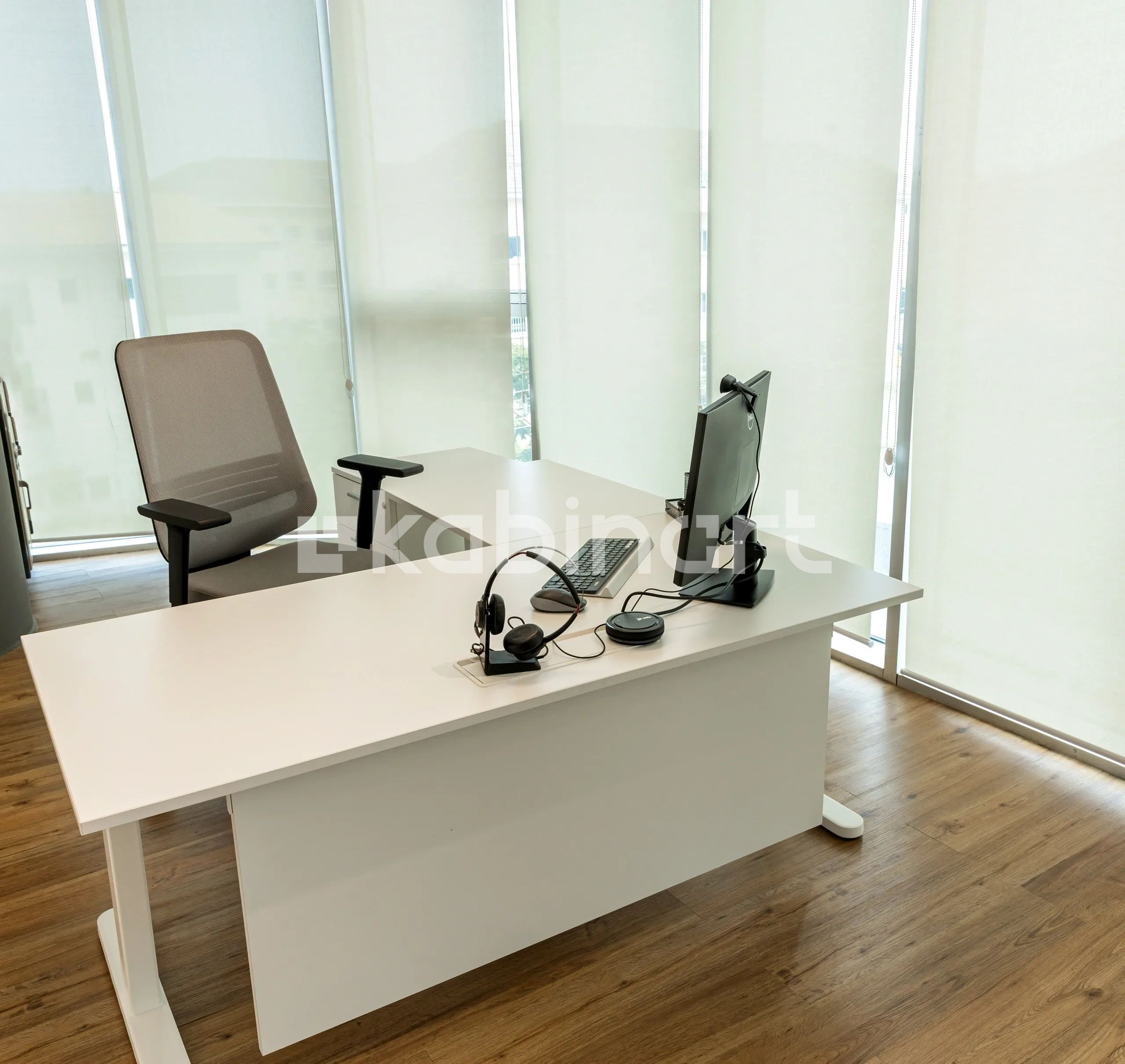 Office furniture by Kabinart