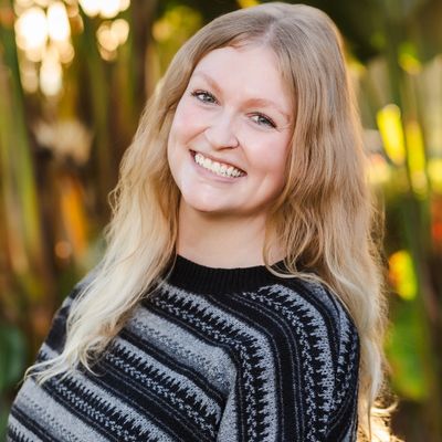 Grace Schroeder, APCC | Long Beach and Newport Beach Therapists | Provia Psychology