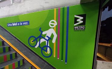 Metro de Medellin, ,gran formato , carpintería, escenografía, ferias, eventos, stand. Metro medellin