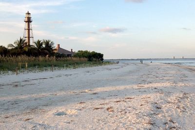 Sanibel Beach with lighthouse