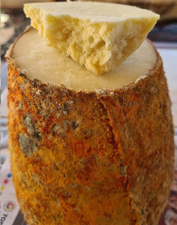 Gerçek Divle obruk peyniri Divle köyü'nden alınır.