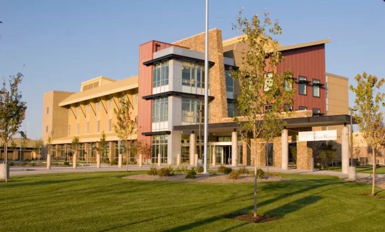 Which Health Insurance Plans Cover St. Charles Redmond?