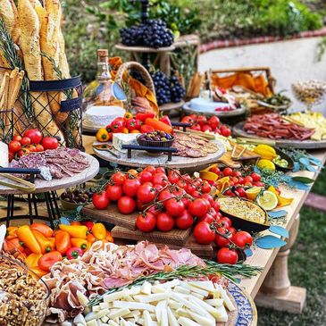 Grazing board and table for any occasion : birthday, bridal shower, welcome baby, corporate event.